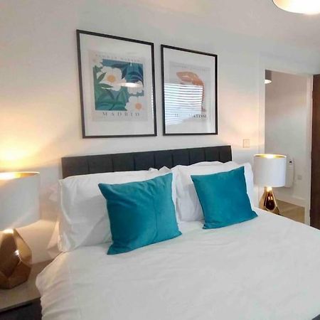 Luxury 2 Bed 2 Bath Flat Near Old Trafford Manchester Exterior foto