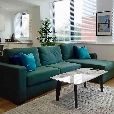 Luxury 2 Bed 2 Bath Flat Near Old Trafford Manchester Exterior foto