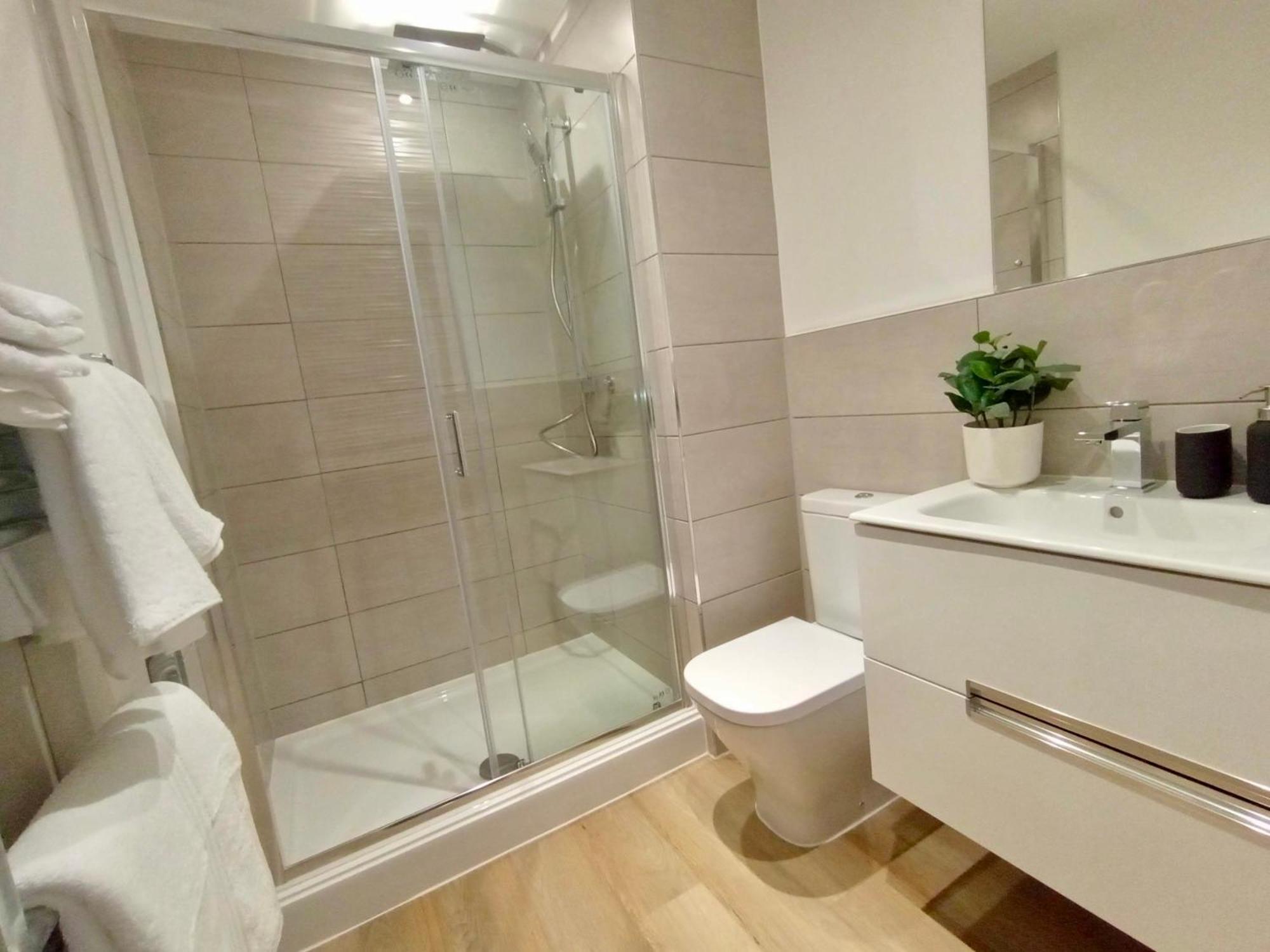 Luxury 2 Bed 2 Bath Flat Near Old Trafford Manchester Exterior foto