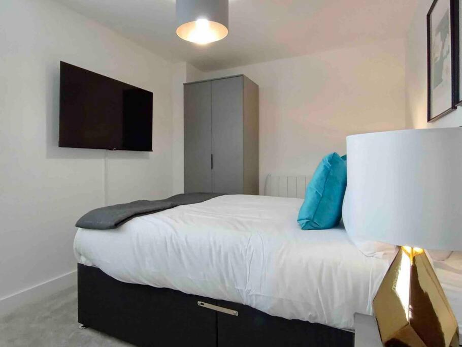 Luxury 2 Bed 2 Bath Flat Near Old Trafford Manchester Exterior foto