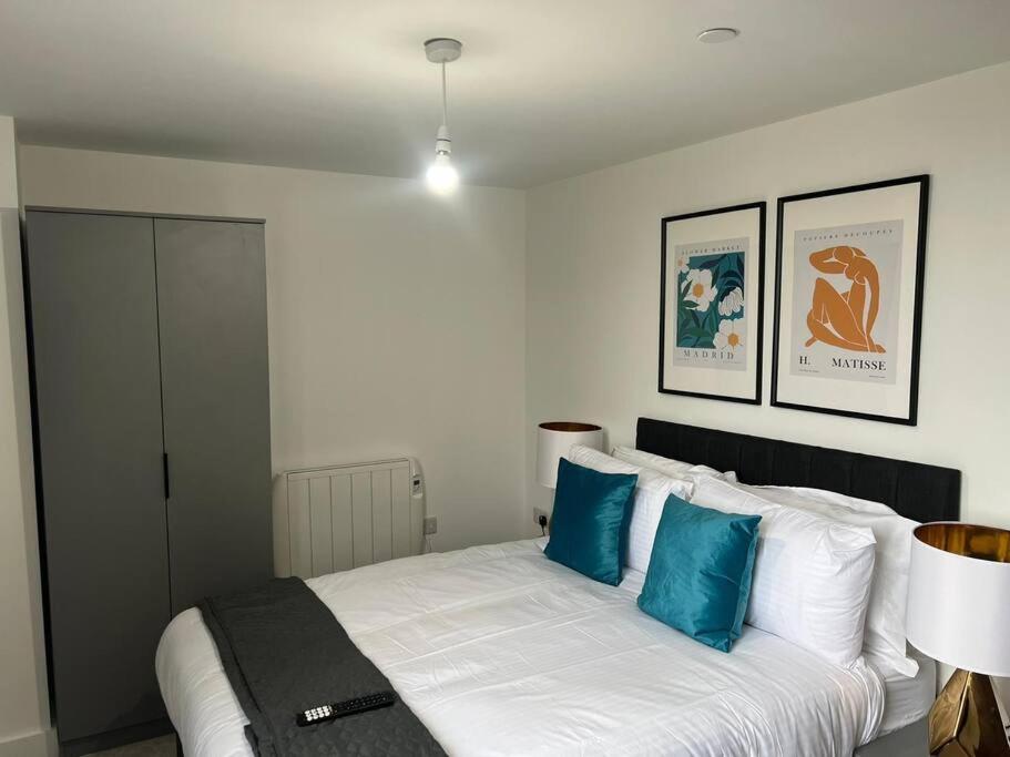 Luxury 2 Bed 2 Bath Flat Near Old Trafford Manchester Exterior foto