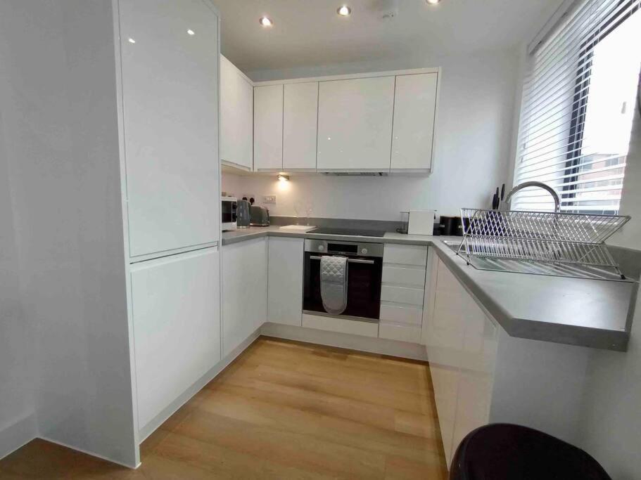 Luxury 2 Bed 2 Bath Flat Near Old Trafford Manchester Exterior foto