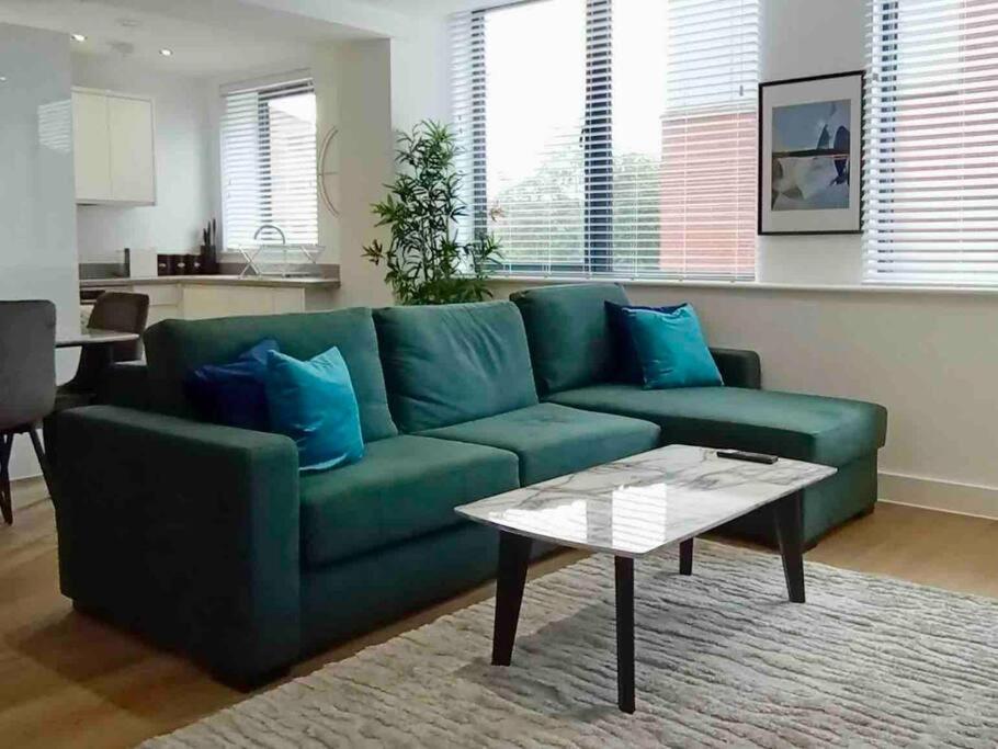Luxury 2 Bed 2 Bath Flat Near Old Trafford Manchester Exterior foto