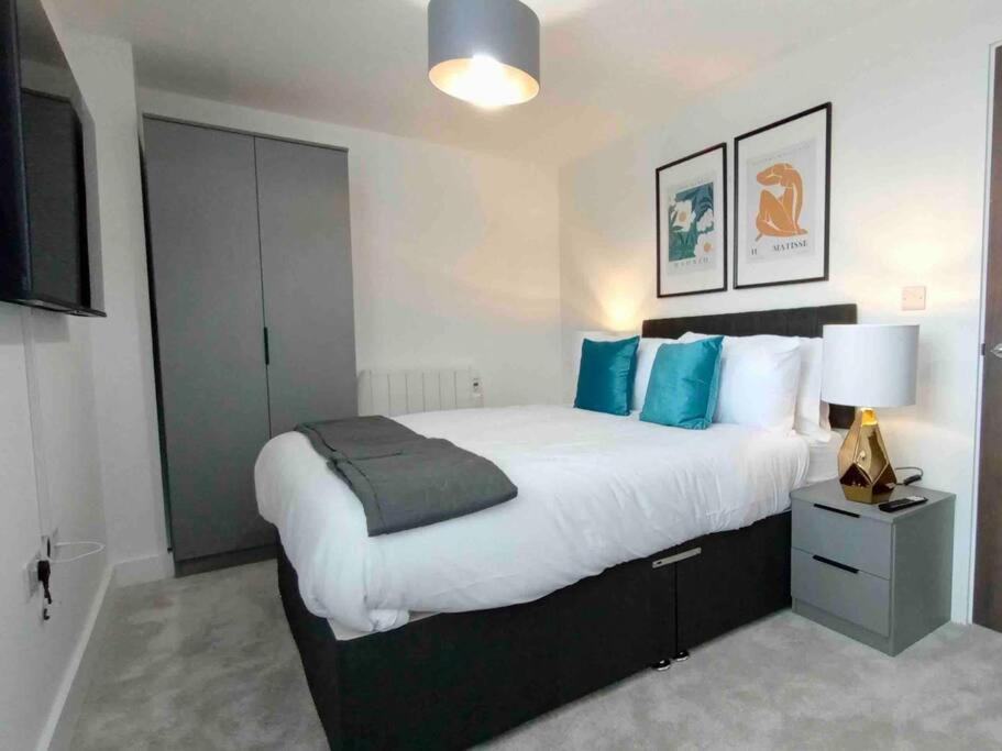 Luxury 2 Bed 2 Bath Flat Near Old Trafford Manchester Exterior foto